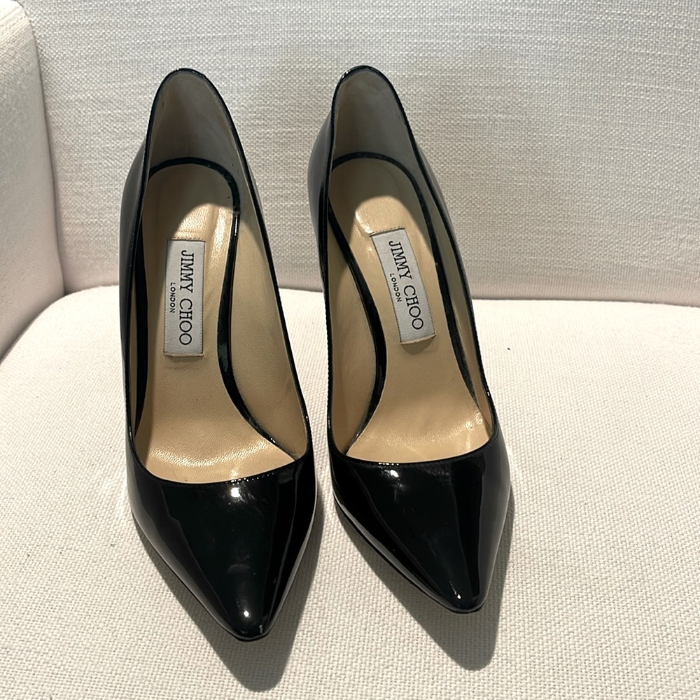 Black Patent leathered Jimmy Choo Love stilettos size 39. Excellent used cond.